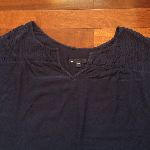 Simple Blue Top - Picture 2 of 2